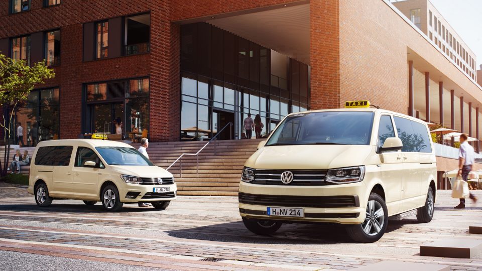 Meerdere personen vervoeren? Taxi busje? Denk eens aan een bedrijfswagen van Volkswagen. We praten u graag bij Van den Udenhout.