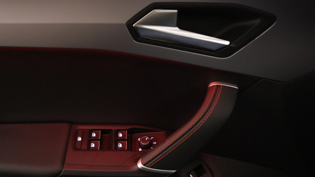 SEAT Leon Sportstourer FR Business Intense