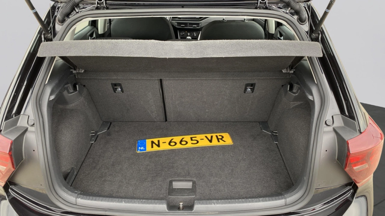 Volkswagen Polo 1.0 TSI 95pk Life | Airco | Navi via Apple carlay | 16 inch Lm.velgen | LED | Digital cockpit | El. 