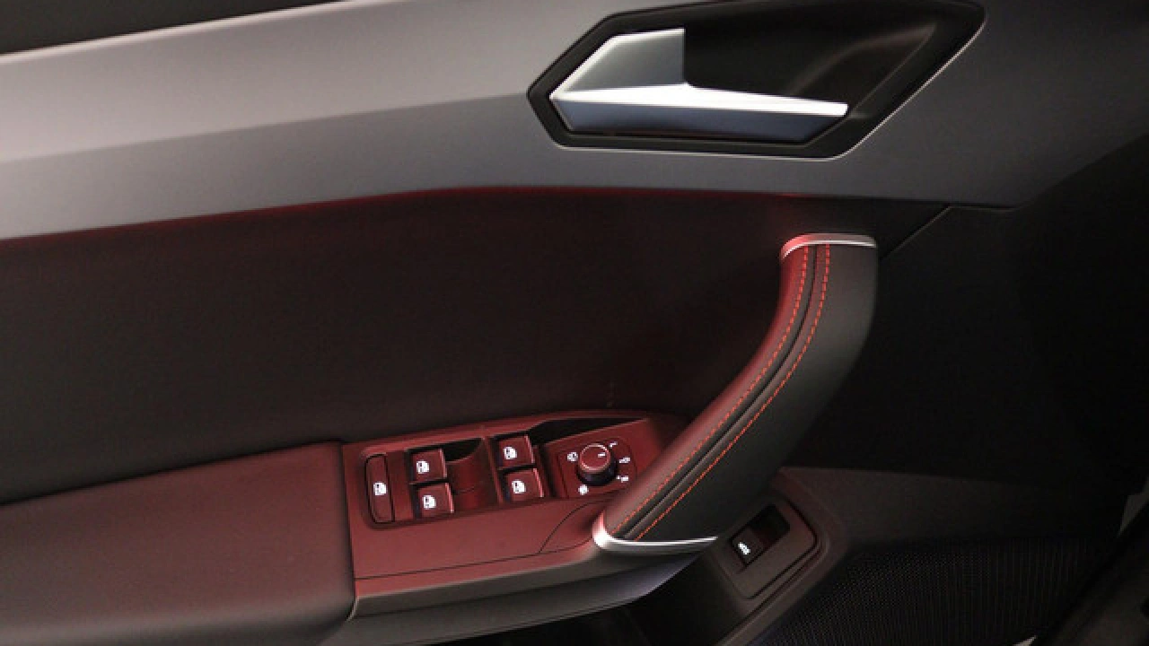SEAT Leon Sportstourer FR Business Intense