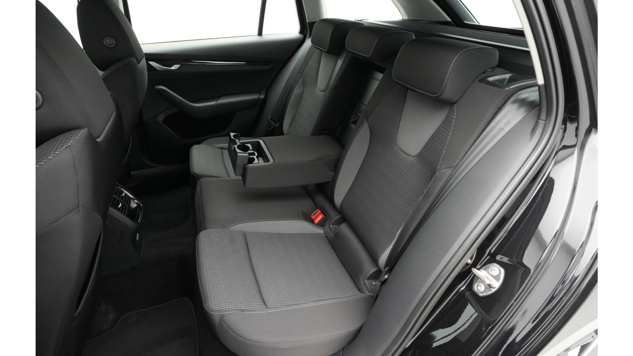 Škoda Octavia Combi First Edition