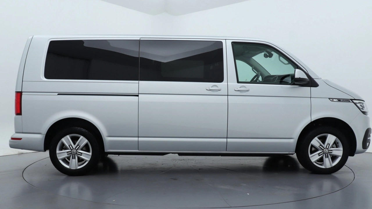 VW Bedrijfswagens Transporter L2H1 2.0 TDI 150pk DSG Bulli