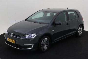 Volkswagen e-Golf E-DITION | Warmtepomp | 16 inch lm. velgen | PDC | Apple Carplay