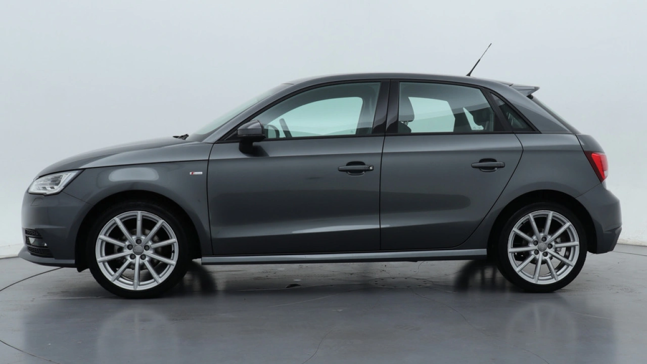 Audi A1 Sportback 1.0 TFSI Sport S line Edition | PDC | Climate control | Xenon |