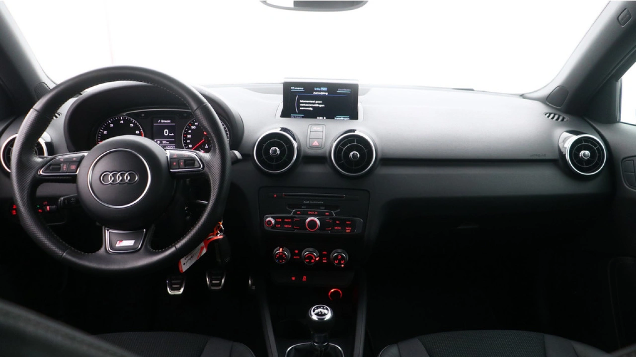 Audi A1 Sportback 1.0 TFSI Sport S line Edition | PDC | Climate control | Xenon |