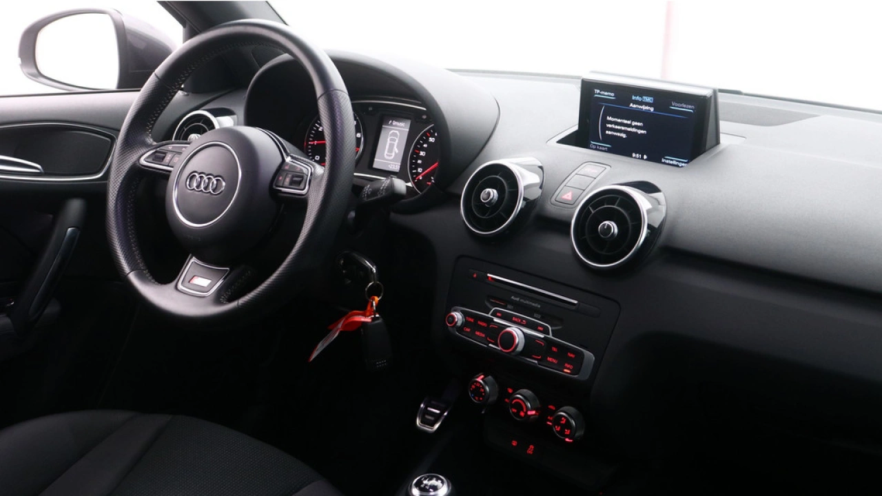 Audi A1 Sportback 1.0 TFSI Sport S line Edition | PDC | Climate control | Xenon |