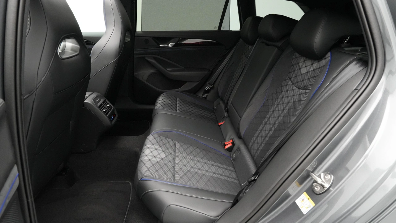 Volkswagen Passat Variant R-Line Edition - eHybrid