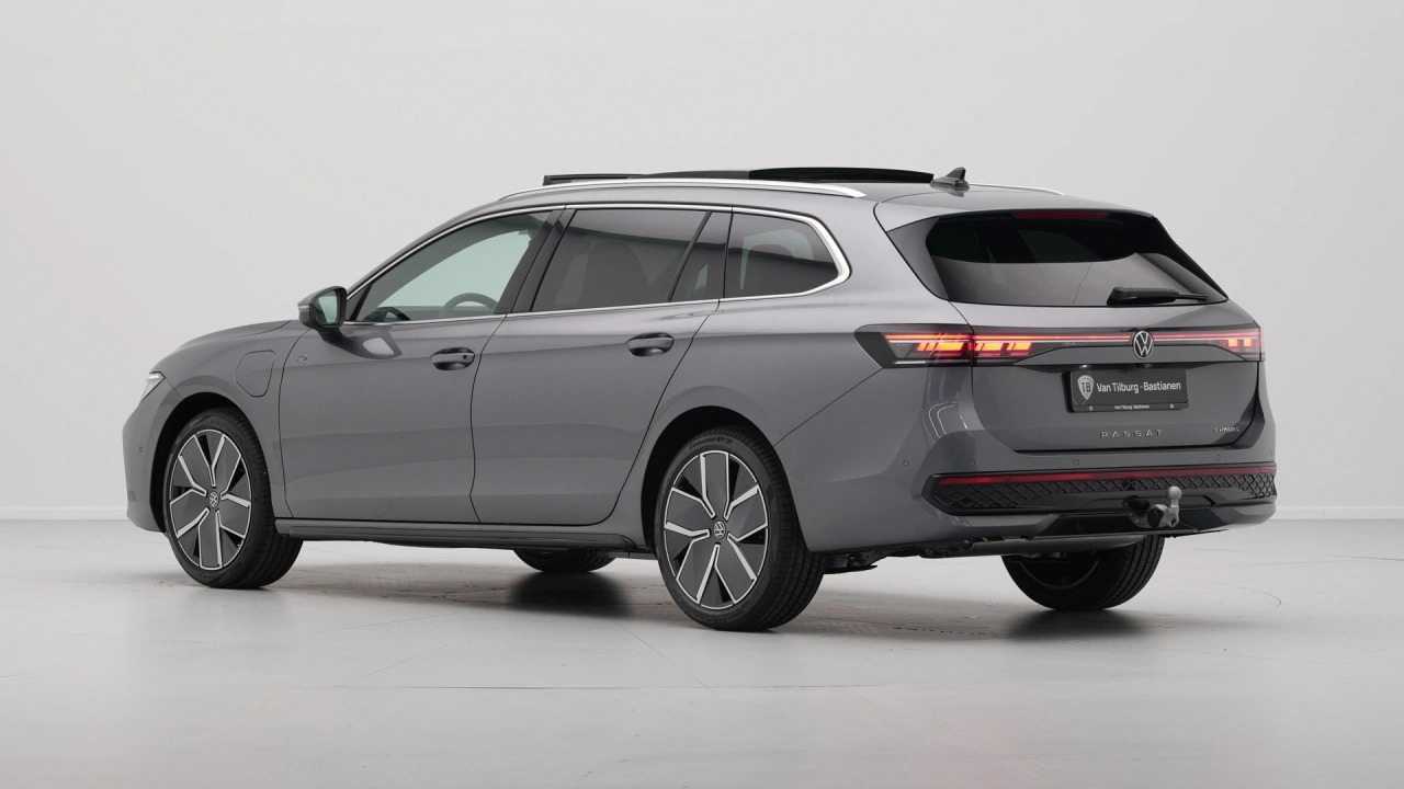 Volkswagen Passat Variant R-Line Edition - eHybrid