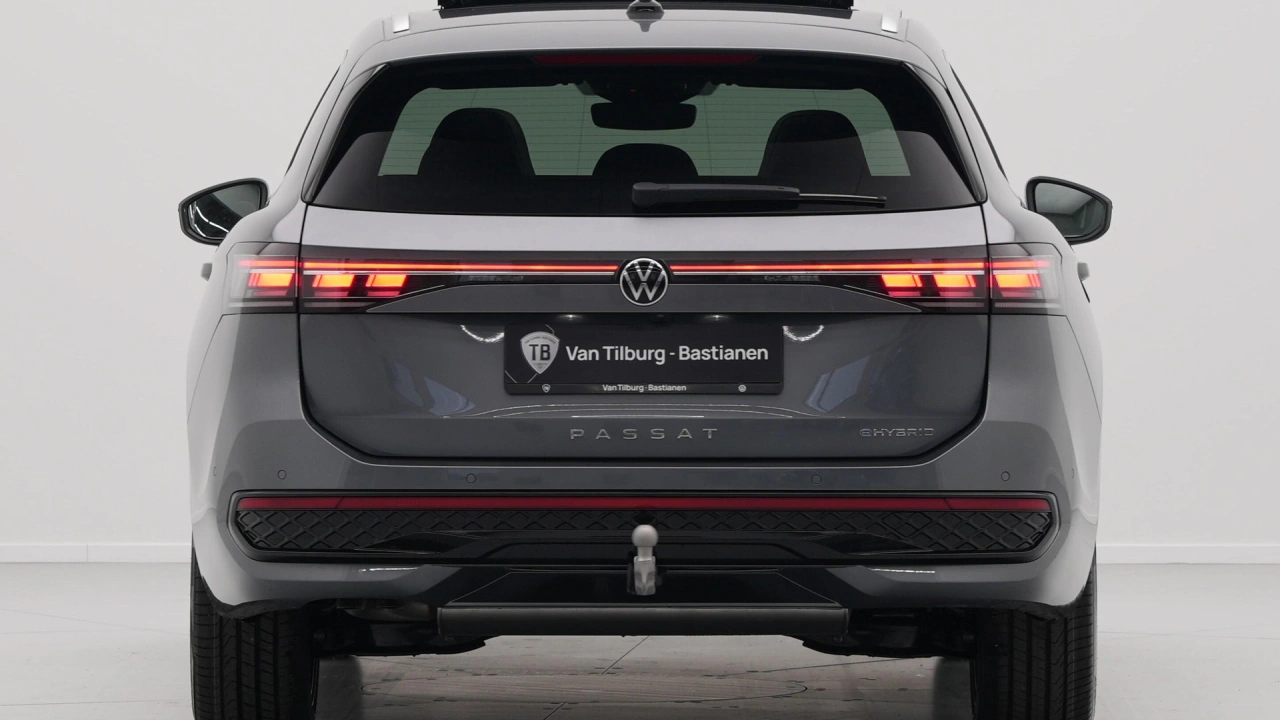 Volkswagen Passat Variant R-Line Edition - eHybrid