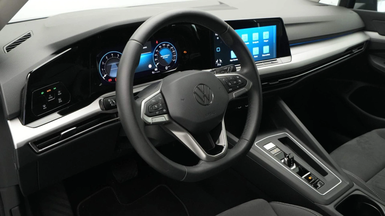 Volkswagen Golf 1.0 eTSI 110pk DSG Life Business