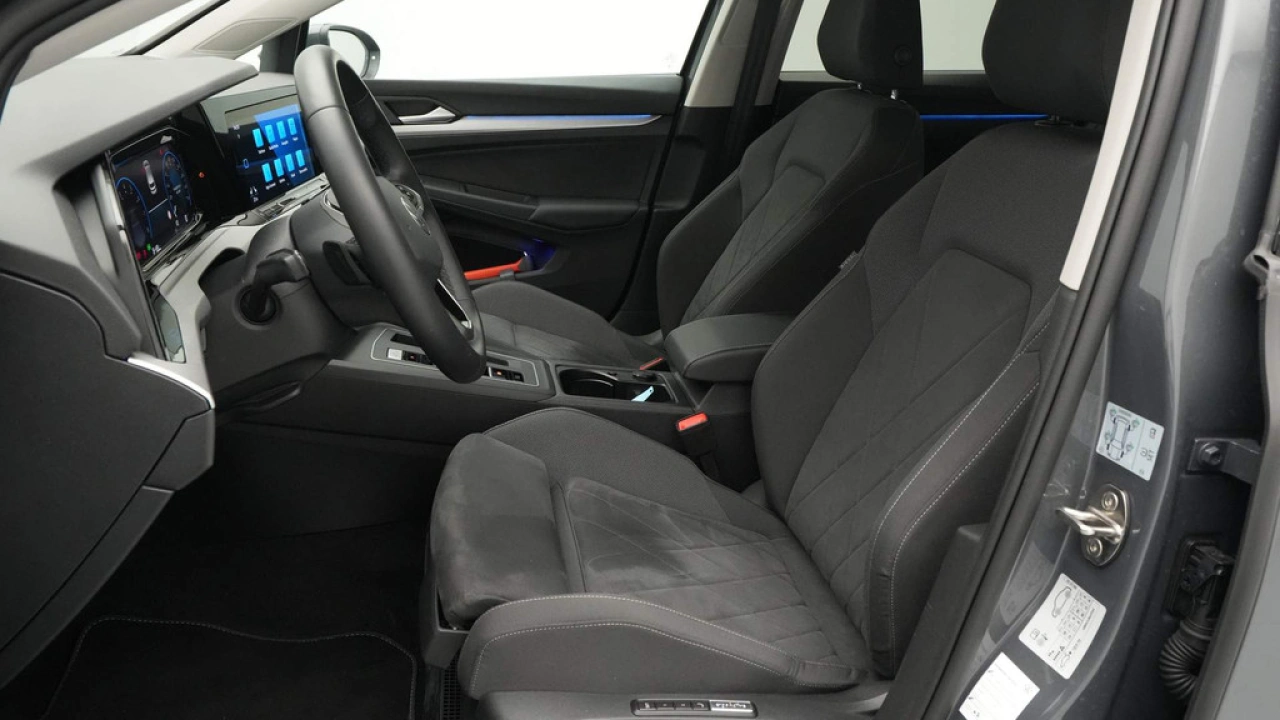 Volkswagen Golf 1.0 eTSI 110pk DSG Life Business