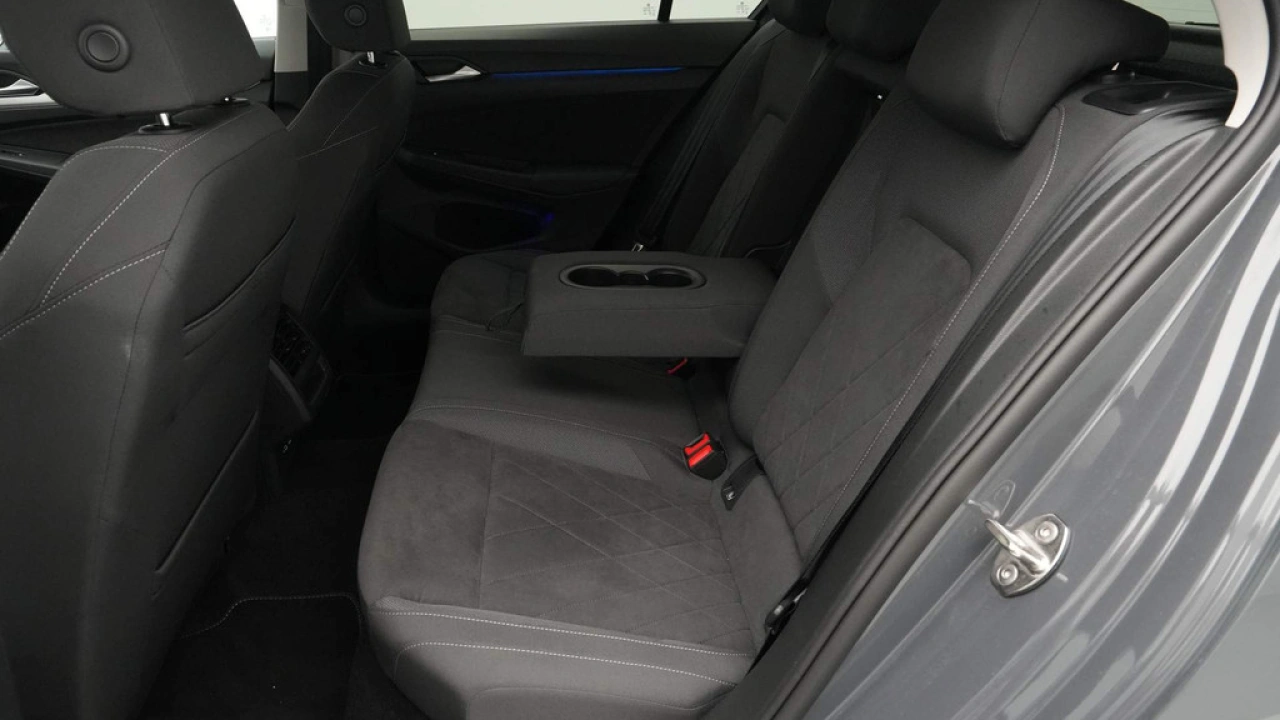 Volkswagen Golf 1.0 eTSI 110pk DSG Life Business