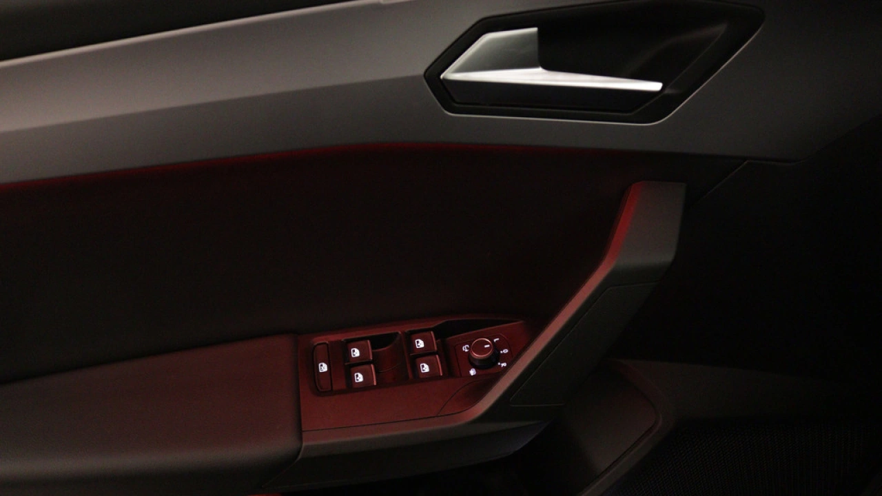 SEAT Leon 1.0 eTSI FR Business Intense