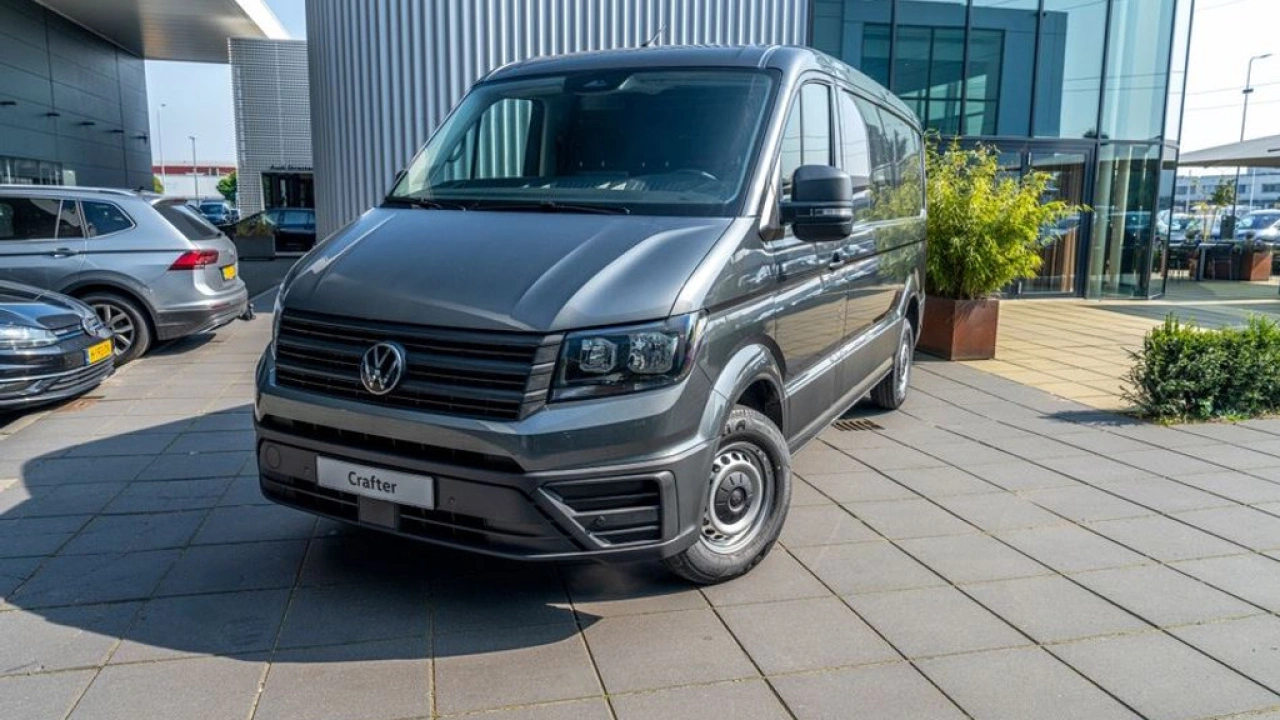 VW Bedrijfswagens Crafter GP L3H2 2.0 TDI 140pk 3.5T Trendline