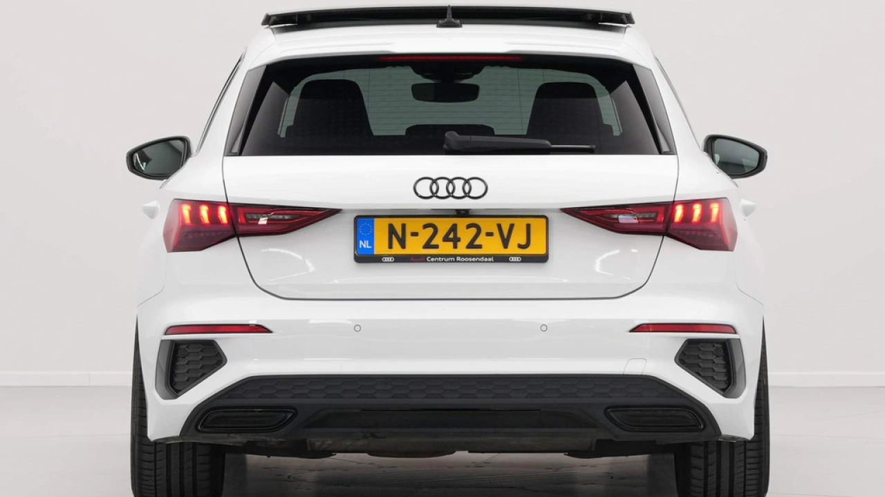 Audi A3 Sportback 45 TFSI e S edition Competition