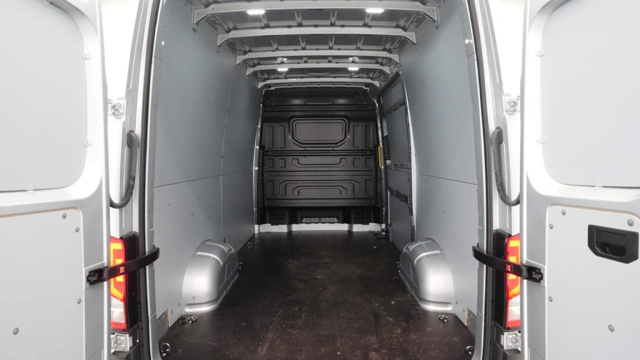 VW Bedrijfswagens Crafter 35 2.0 TDI 177pk DSG L3H3 Exclusive