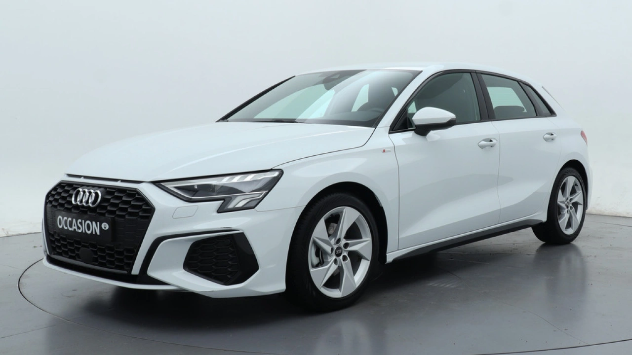 Audi A3 Sportback 30 TFSI S edition | Navigatie | Carplay | Climate control |