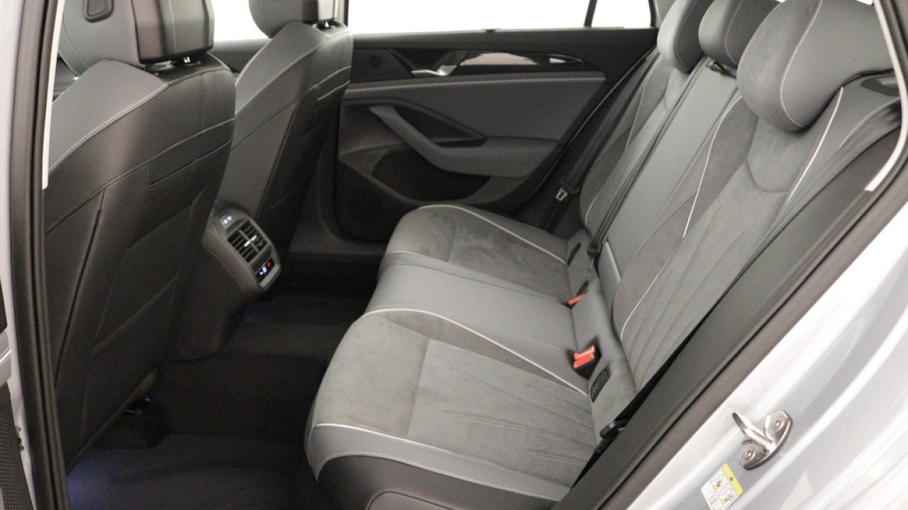 Volkswagen Passat Variant 1.5 eTSI DSG Business