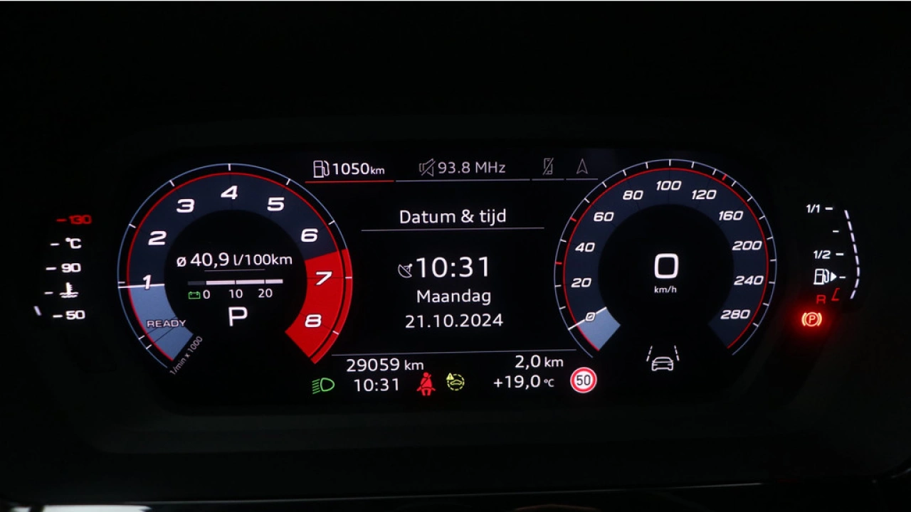 Audi A3 Limousine 30 TFSI S edition | Zwart optiek | Navigatie | Carplay | PDC |