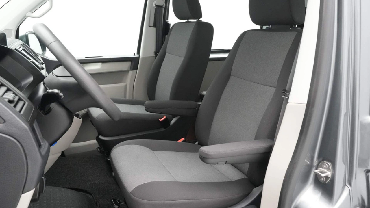 VW Bedrijfswagens Transporter 2.0 TDI 102pk L2H1 DC