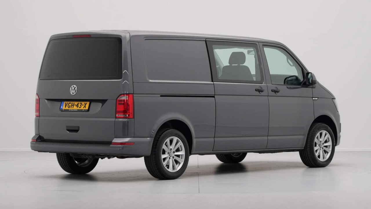 VW Bedrijfswagens Transporter 2.0 TDI 102pk L2H1 DC