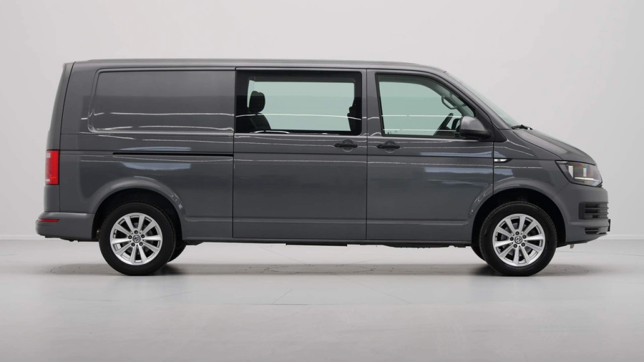 VW Bedrijfswagens Transporter 2.0 TDI 102pk L2H1 DC