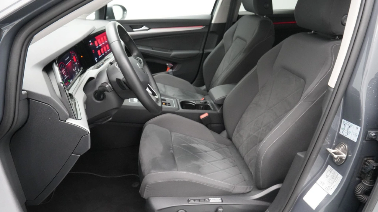 Volkswagen Golf 1.0 eTSI 110pk DSG Life Business
