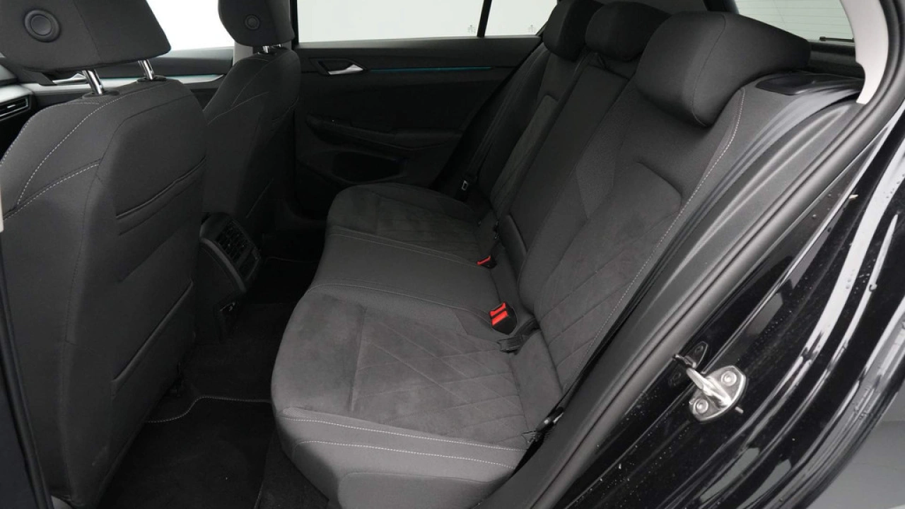 Volkswagen Golf 1.0 TSI 110pk Life Business