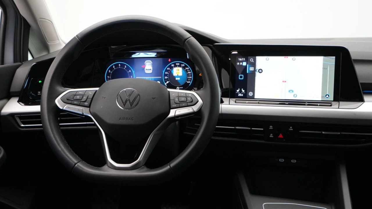 Volkswagen Golf 1.0 eTSI 110pk DSG Life Business