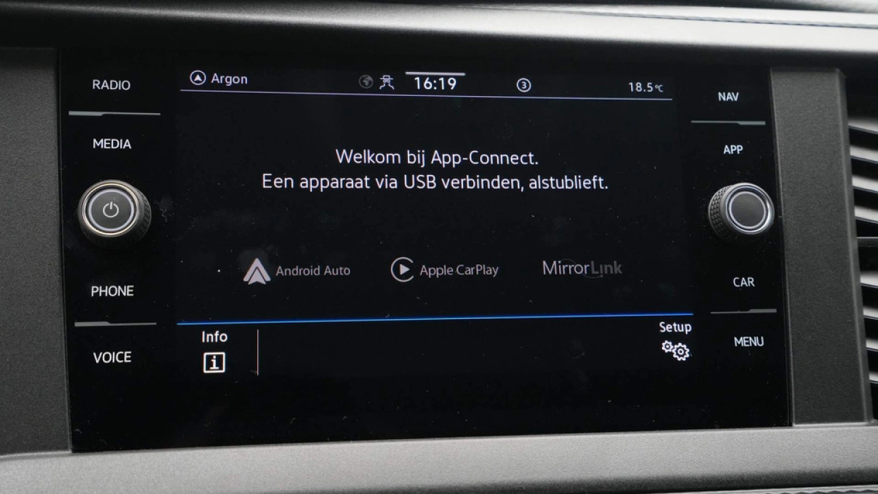 Volkswagen Transporter Kombi Caravalle 2.0 TDI 150pk DSG L2H1 Comfortline