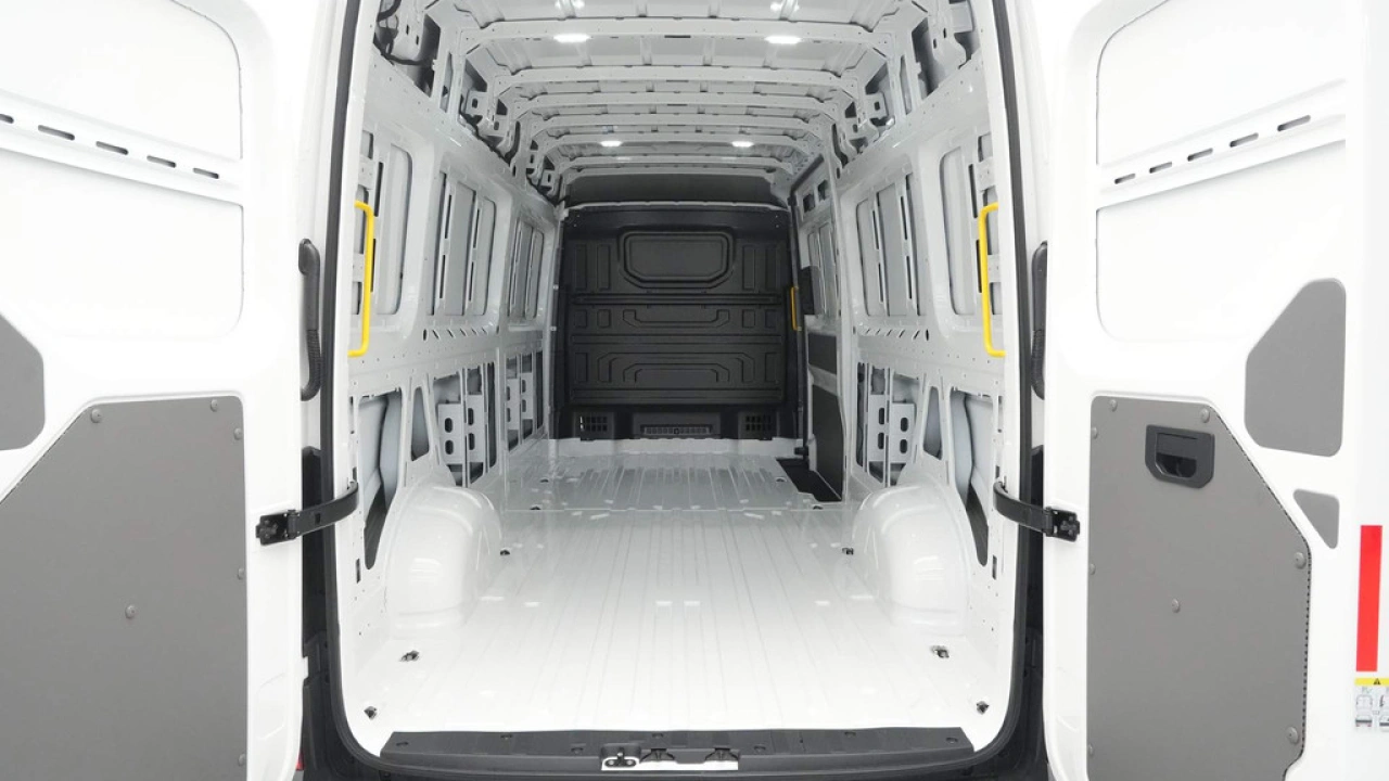 VW Bedrijfswagens Crafter 2.0 TDI 103kW 140PK GVW 3.5T WB 4490mm L4H3 Trendline