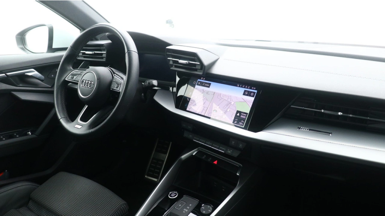 Audi A3 Limousine 30 TFSI S edition | Automaat | PDC | Carplay | LED |