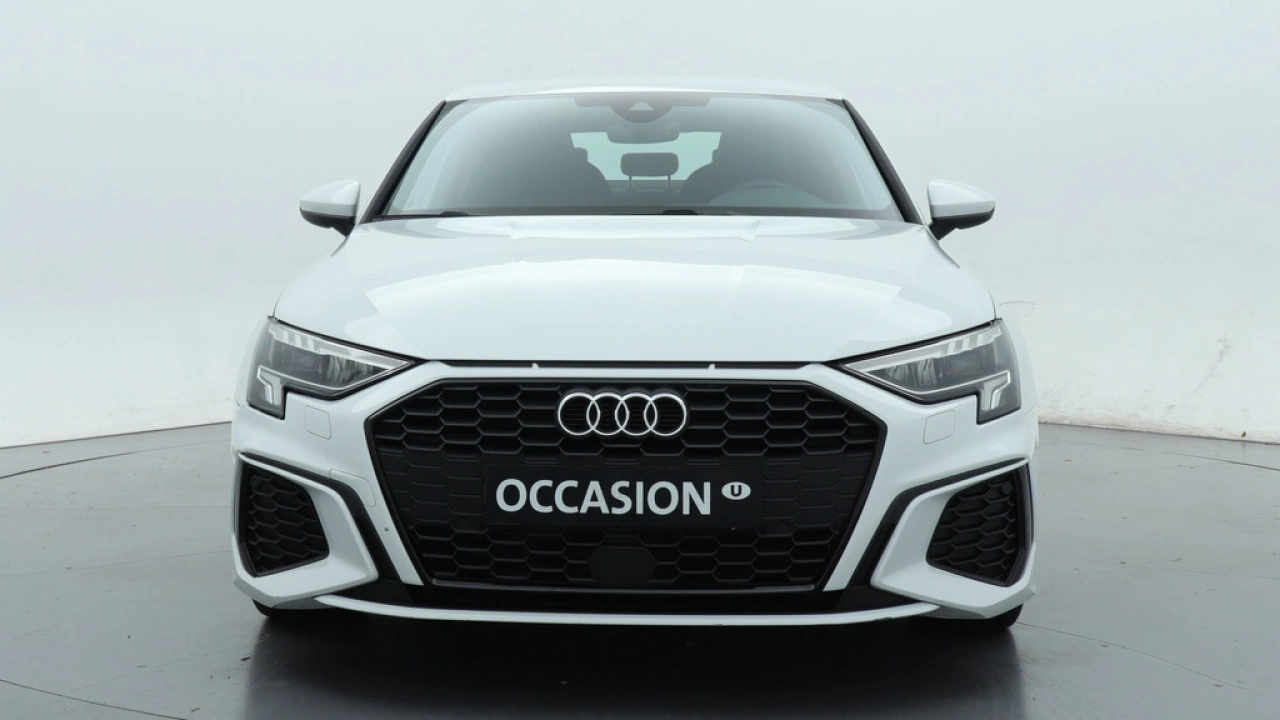 Audi A3 Limousine 30 TFSI S edition | Automaat | PDC | Carplay | LED |