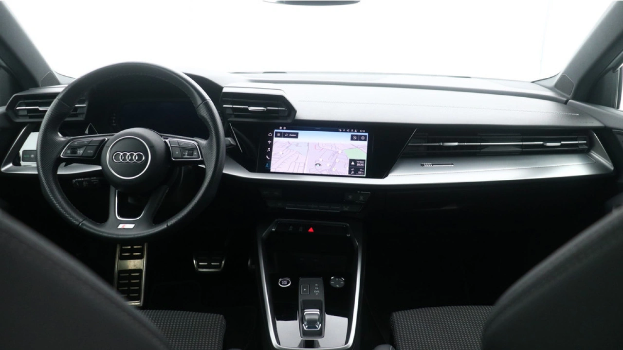 Audi A3 Limousine 30 TFSI S edition | Automaat | PDC | Carplay | LED |