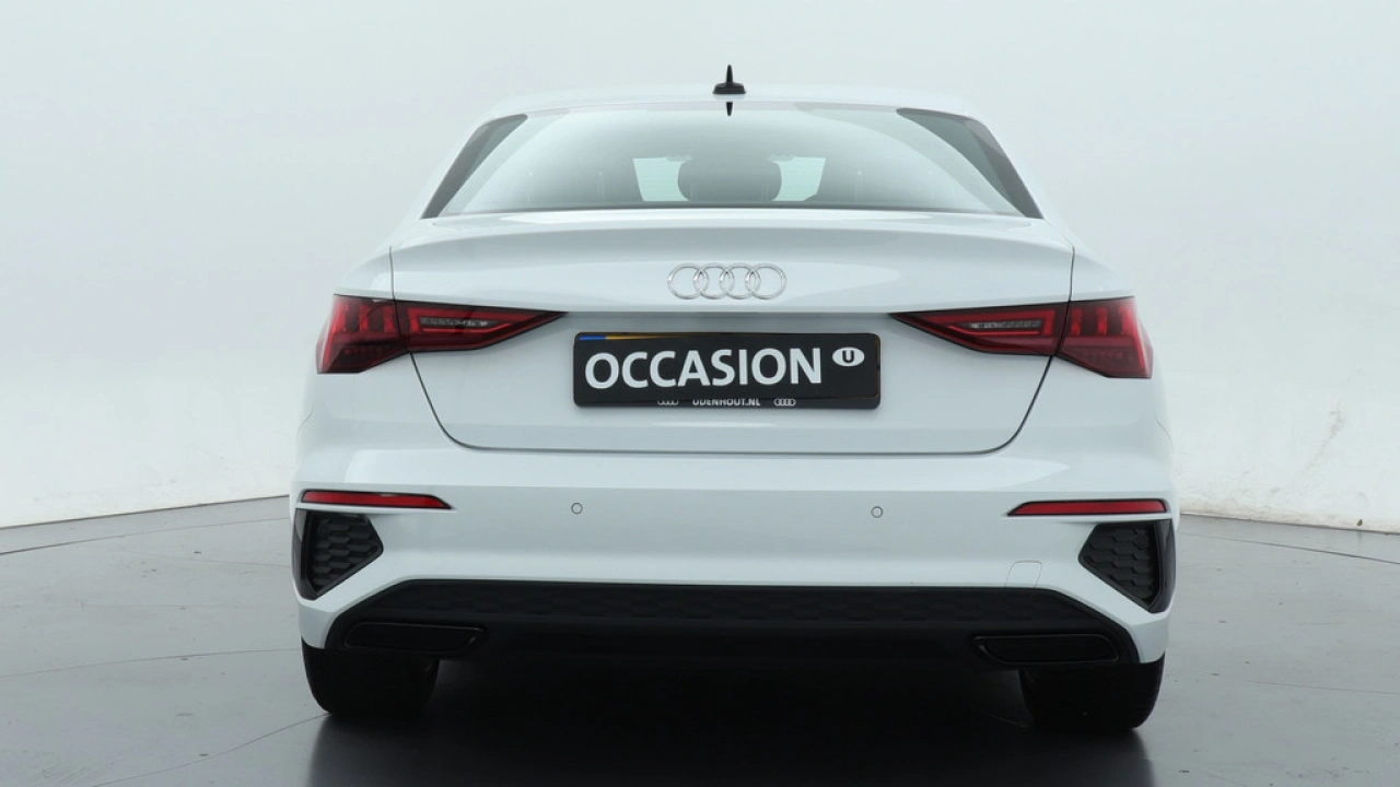 Audi A3 Limousine 30 TFSI S edition | Automaat | PDC | Carplay | LED |