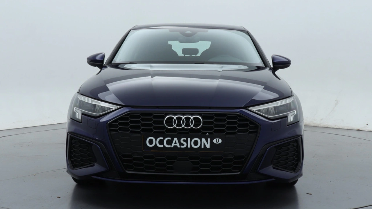 Audi A3 Sportback 30 TFSI S edition | Zwart optiek | PDC | Carplay |