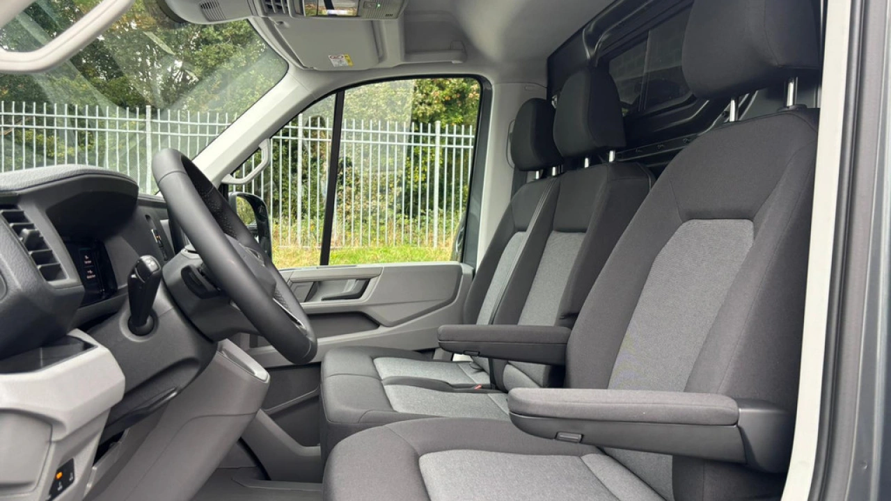 VW Bedrijfswagens Crafter GP L3H2 2.0 TDI 140pk 3.0T Automaat Exclusive-Edition