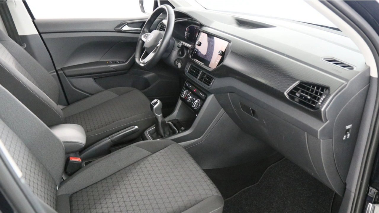 Volkswagen T-Cross 1.0 TSI 110pk Life / Navigatie / Virtuele cockpit / Parkeersensoren