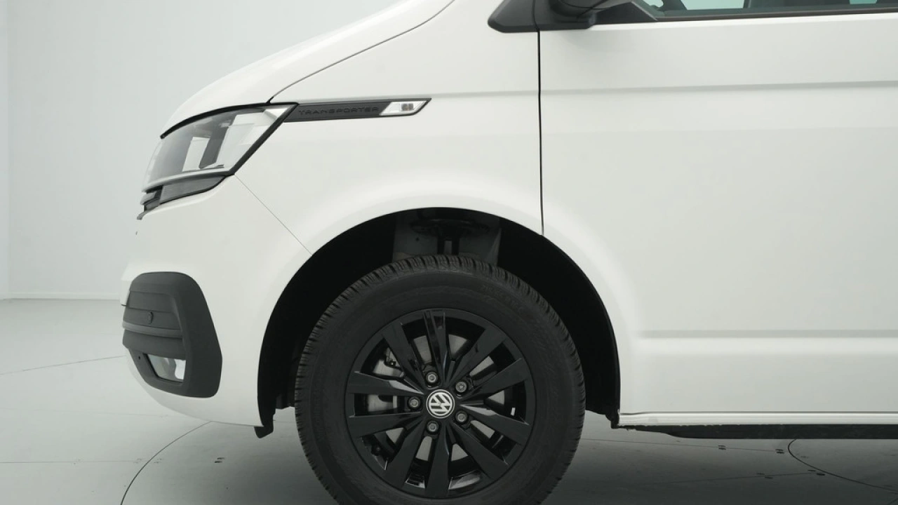 VW Bedrijfswagens Transporter 2.0 TDI L2H1 30 DC Highline