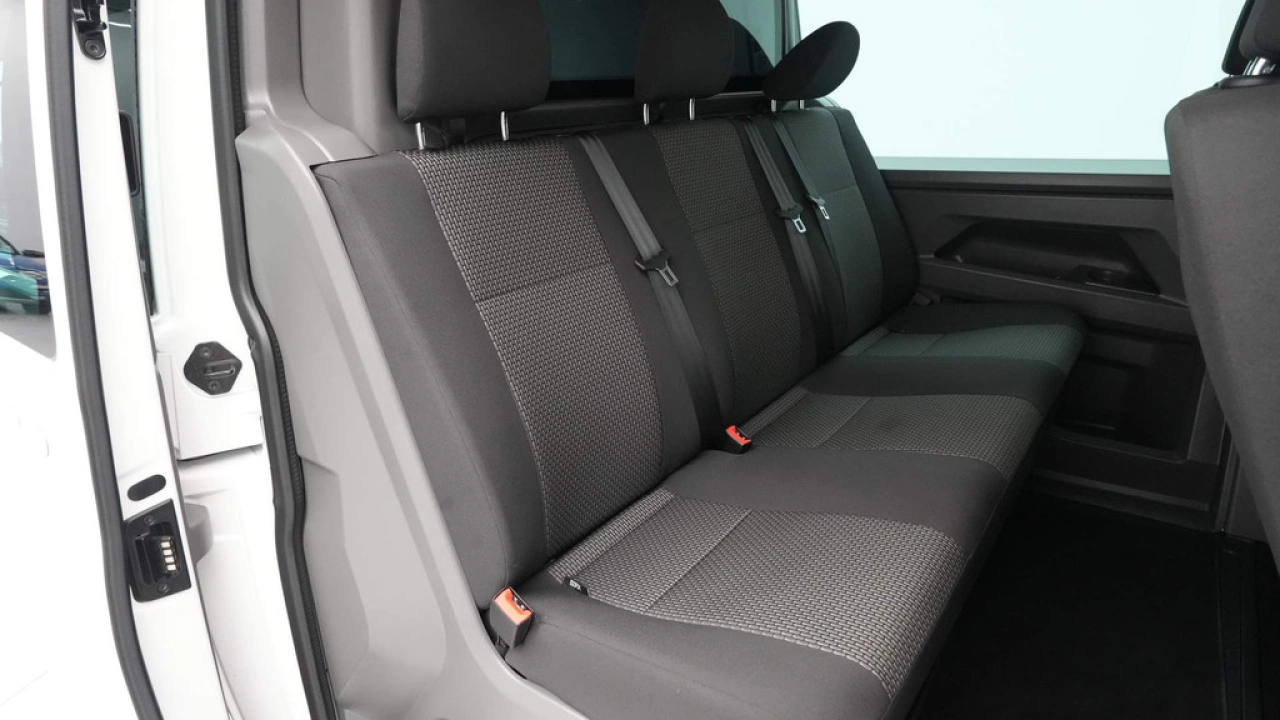 VW Bedrijfswagens Transporter 2.0 TDI L2H1 30 DC Highline