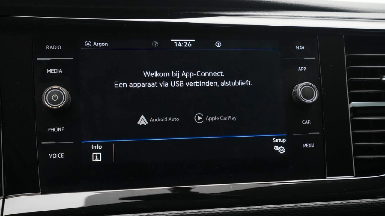 VW Bedrijfswagens Transporter 2.0 TDI L2H1 30 DC Highline
