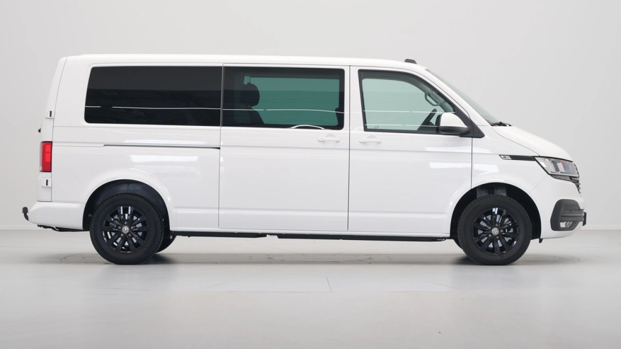 VW Bedrijfswagens Transporter 2.0 TDI L2H1 30 DC Highline