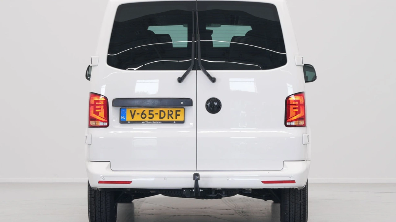 VW Bedrijfswagens Transporter 2.0 TDI L2H1 30 DC Highline