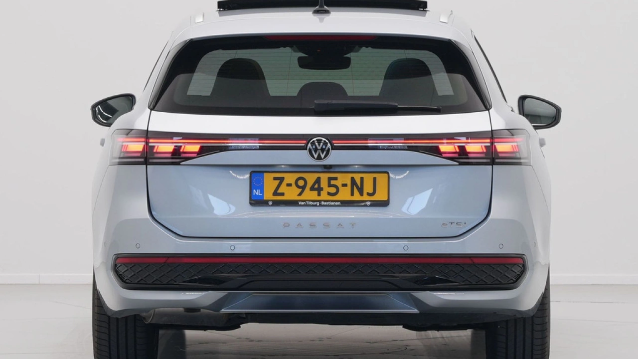 Volkswagen Passat Variant 1.5 eTSI 150pk DSG R-Line Business