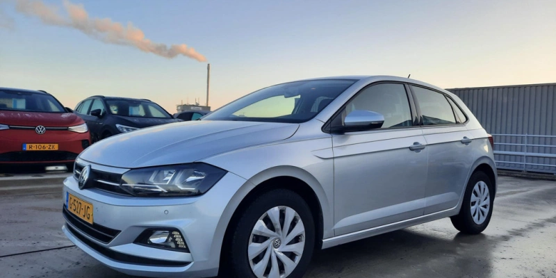 Volkswagen Polo 1.0 TSI Comfortline Automaat | Navi | Trekhaak | Parkeersensoren