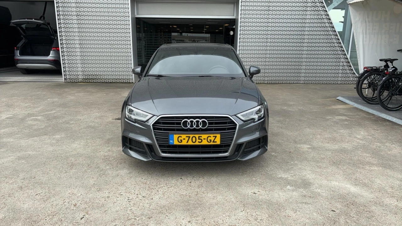 Audi A3 Sportback 35 TFSI 150pk S-line / Panoramadak / Virtual Cockpit / Stoelverwarming / Carplay