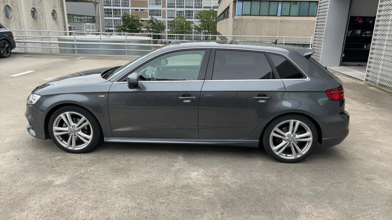 Audi A3 Sportback 35 TFSI 150pk S-line / Panoramadak / Virtual Cockpit / Stoelverwarming / Carplay