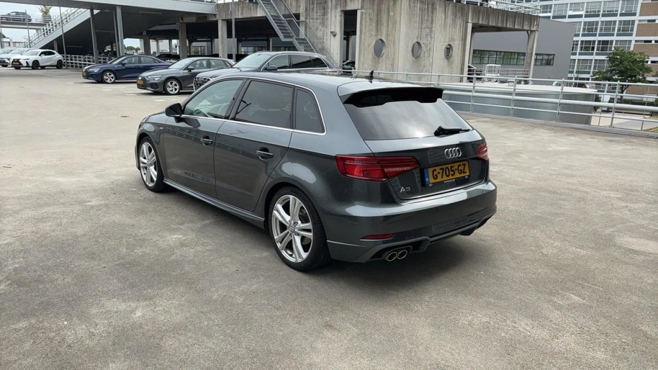 Audi A3 Sportback 35 TFSI 150pk S-line / Panoramadak / Virtual Cockpit / Stoelverwarming / Carplay