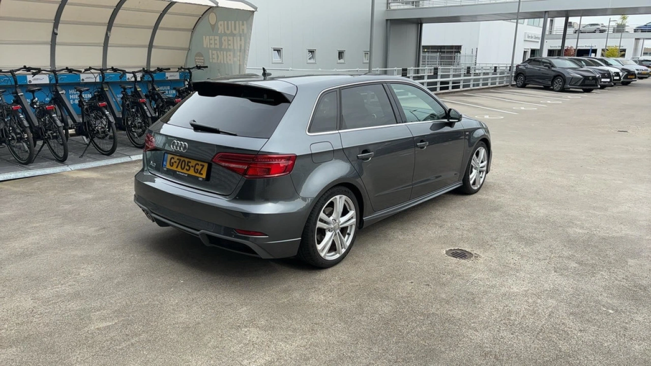 Audi A3 Sportback 35 TFSI 150pk S-line / Panoramadak / Virtual Cockpit / Stoelverwarming / Carplay