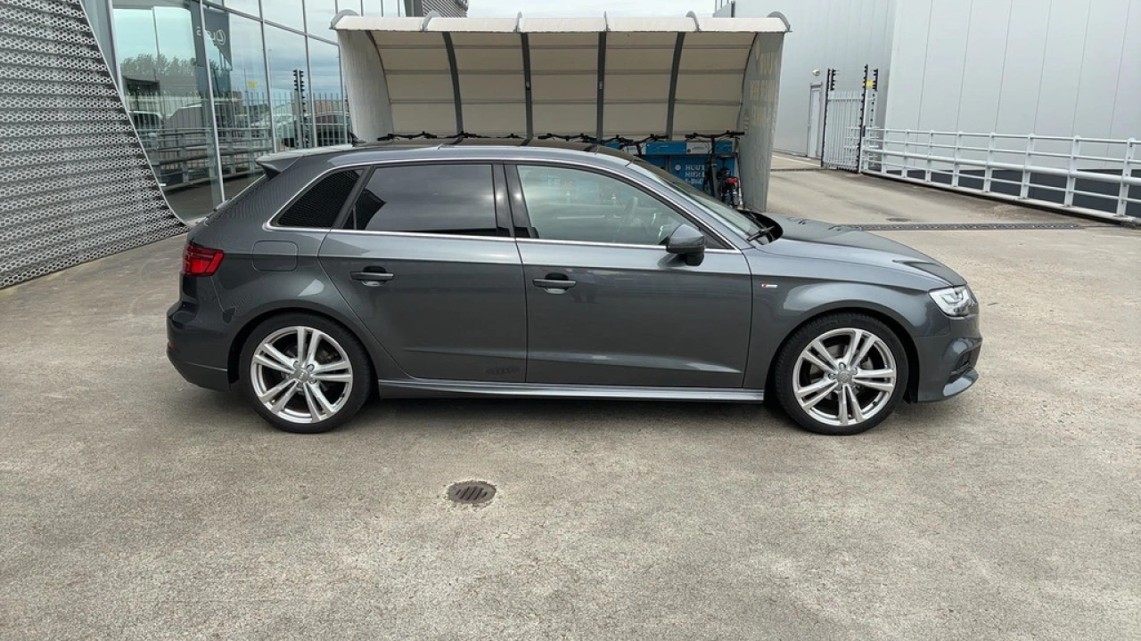 Audi A3 Sportback 35 TFSI 150pk S-line / Panoramadak / Virtual Cockpit / Stoelverwarming / Carplay